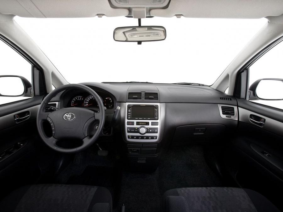  Toyota Avensis Verso 2003 года  (фото 21 из 25)